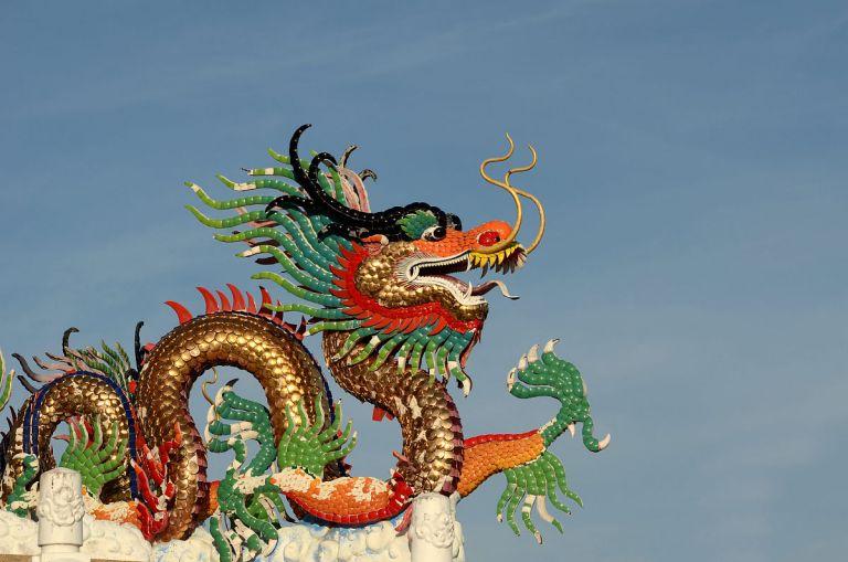 属龙的七十多岁是几几年生的（ 属龙人七十多岁出生年份推算）