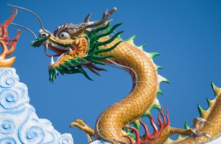 2024年属龙佩戴什么生肖（2024年属龙人吉祥生肖饰品）  第2张