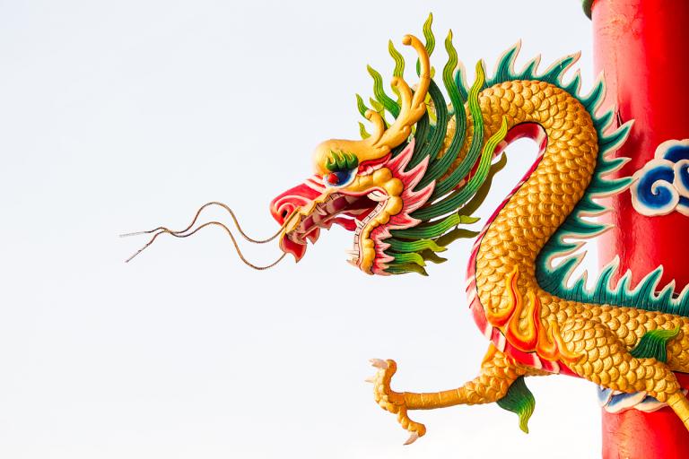 2024年属龙佩戴什么生肖（2024年属龙人吉祥生肖饰品）  第3张