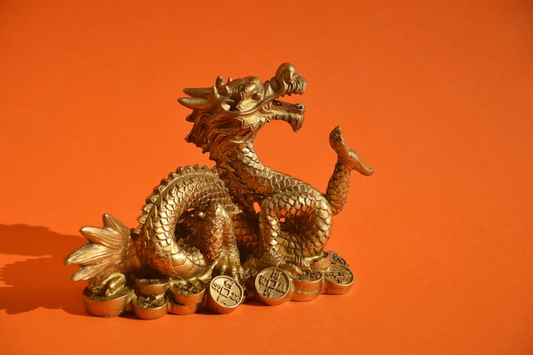 2000属龙一生三劫女生怎么样（ 2000属龙女三劫影响）  第2张